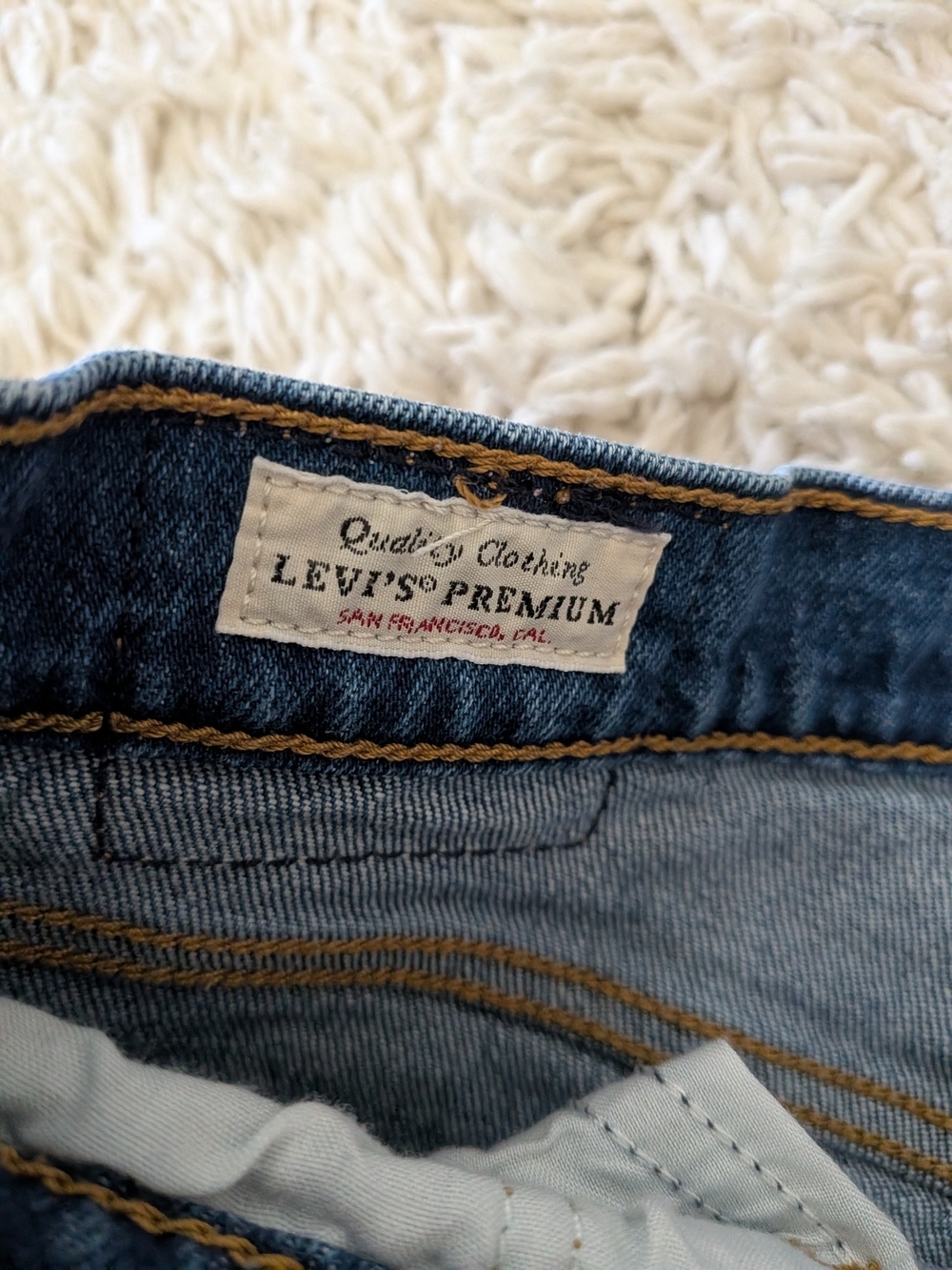 Levi's Big E Wedgie Classic High-Rise Raw-Hem Cutoff Denim Shorts - Picture 4 of 11